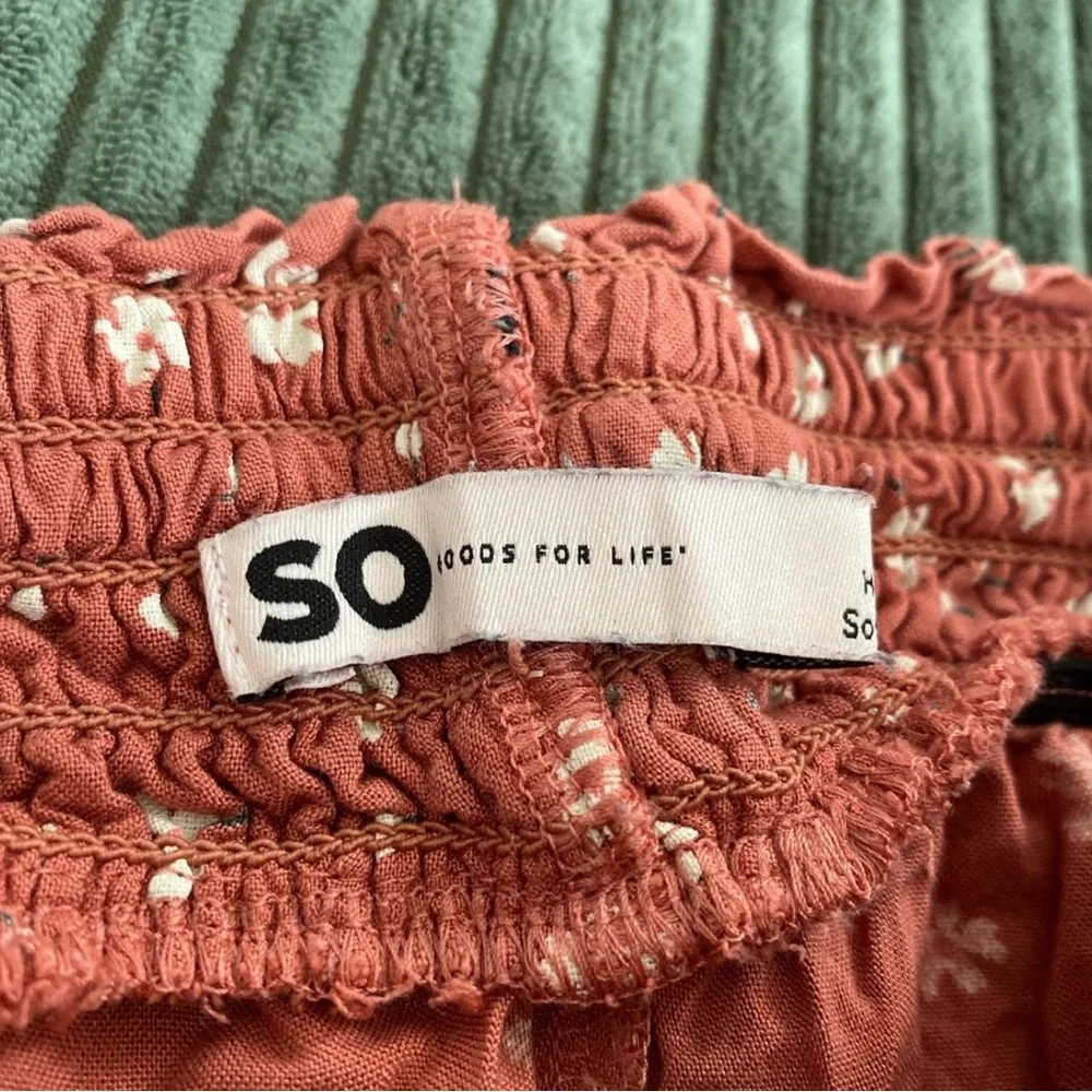 {SO} Floral High Waist Women's Shorts with Elastic Waist & Ties - Picture 3 of 6